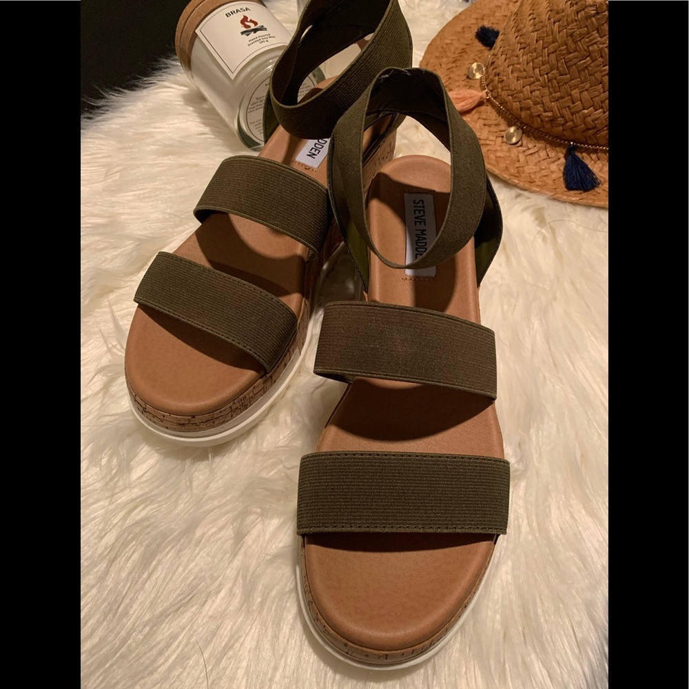 💛Steve Madden Bandi platform Sandals 💛
